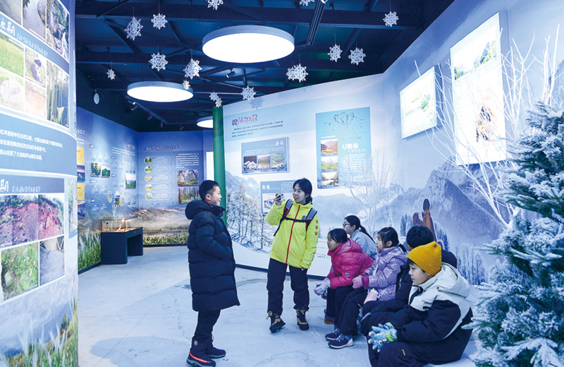 08版滑雪-2.jpg 08版滑雪-2.jpg