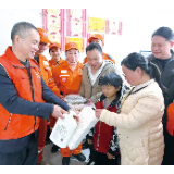 年货物资送进村，结对共建添新力量