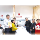 8小时采集6次穿刺，05后女孩为陌生患者送去重生希望