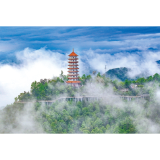 雨后西湖山 云海入画来