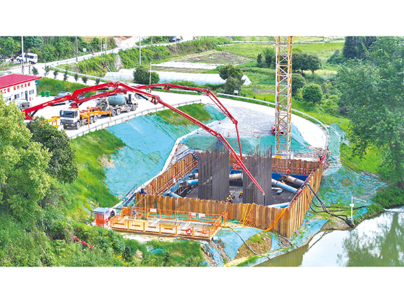 浏阳河特大桥主墩承台浇筑完成