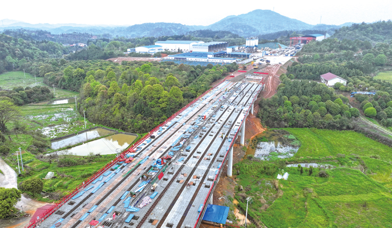 01版封面-11.jpg 01版封面-11.jpg