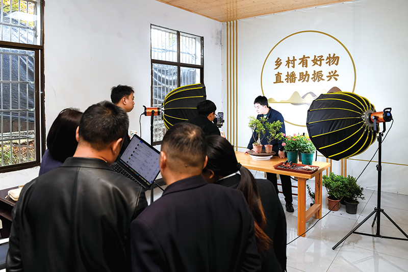 02版时政要闻-2.jpg