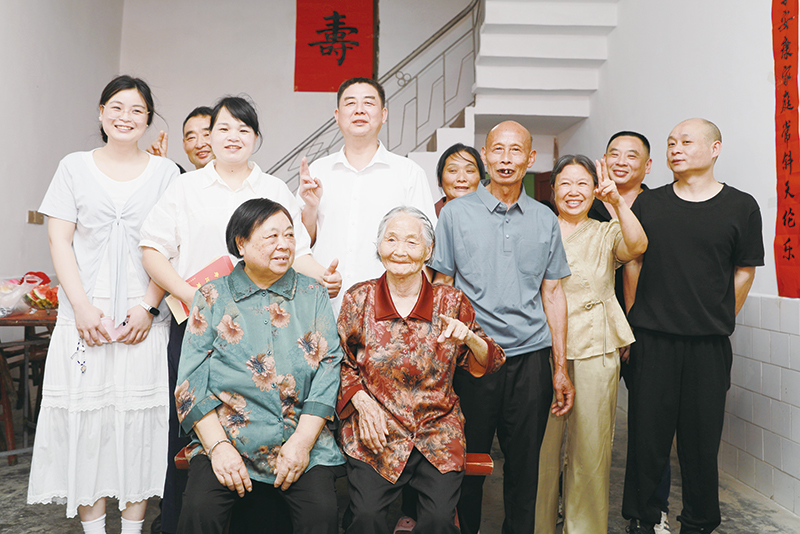 05版老友记-5.jpg 05版老友记-5.jpg
