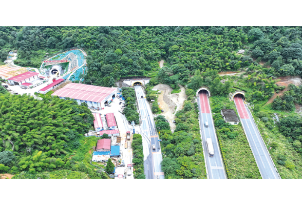 与城市共生长，与产业共澎湃，与你同行——《浏阳日报》出版8000期特别报道