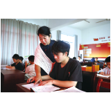 教师夫妻档回乡公益“带娃”