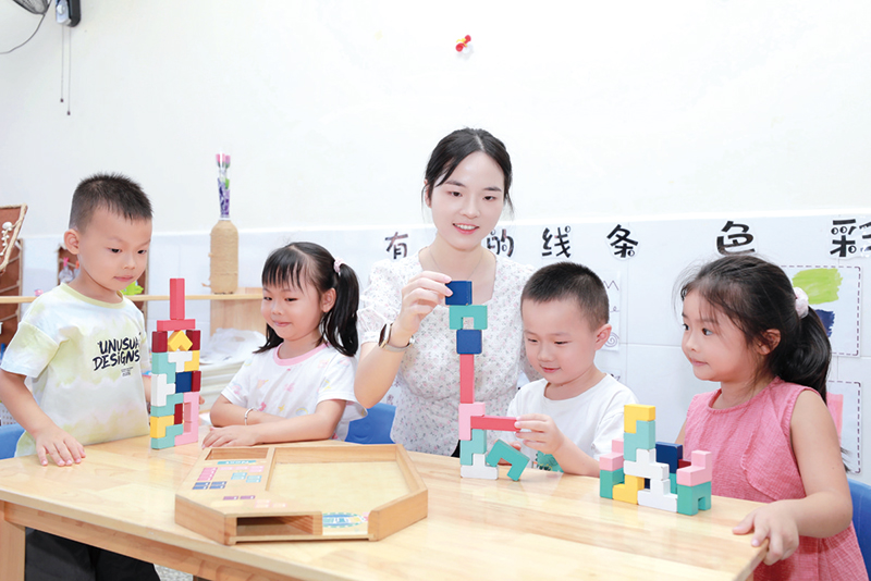 07版优秀教师-4.jpg 07版优秀教师-4.jpg