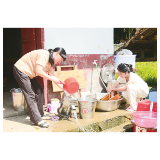 重病父亲上山放羊,母亲做豆腐摆摊,女儿连年打暑假工