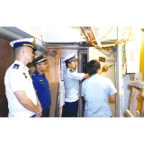 突击夜查除隐患