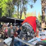 送肥到户暖民心 源头化解秸秆焚烧难题