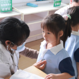 区卫健局牵头走进柳林洲小学开展“五健”筛查 护航儿童青少年健康成长