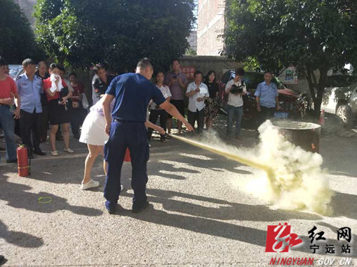 宁远：消防进社区 安全记心中_副本500.jpg