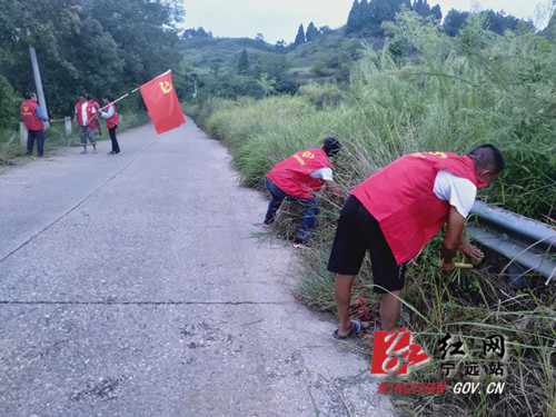 宁远：乡镇守护道路清畅通 我们在行动！_副本500.jpg