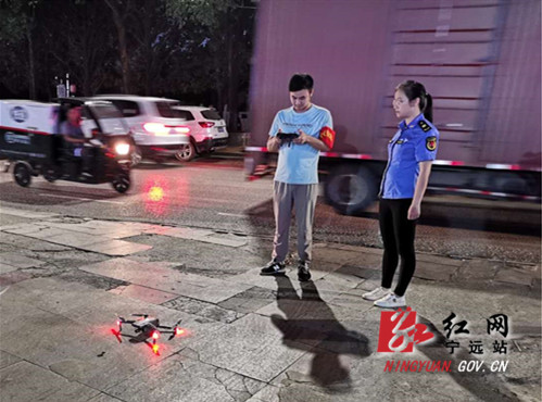 宁远：无人机首次“参与”城市管理工作_副本500.jpg