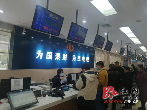 宁远：年末结算回家忙 延时服务解人急_副本500.jpg