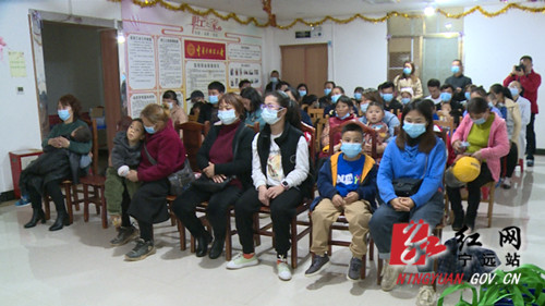 宁远举行省残疾人福利基金“集爱三湘”公益助残捐赠慰问活动2_副本500.jpg