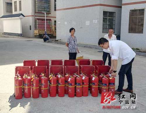 【我为群众办实事】宁远县住房保障服务中心为公租房小区拉起安全防线_副本500.jpg
