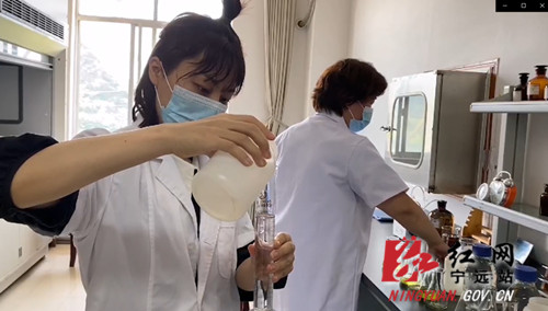 宁远：加强水质检测 保障高考用水安全_副本500.jpg