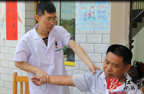 宁远：中医义诊进乡村 健康服务送上门_副本_副本500.jpg