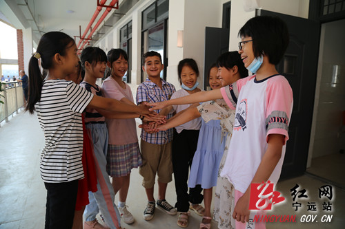 宁远：团结进步 在孩子们心中铸牢中华民族共同体意识2_副本500.jpg