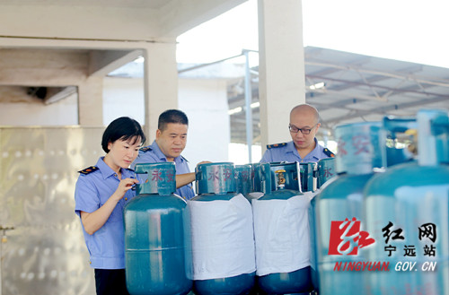 宁远：加强节日期间液化气站安全监管_副本500.jpg