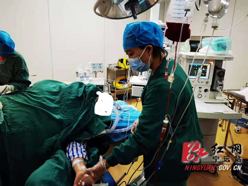 宁远县人民医院成功开展首例自体血液回输技术_副本500.jpg