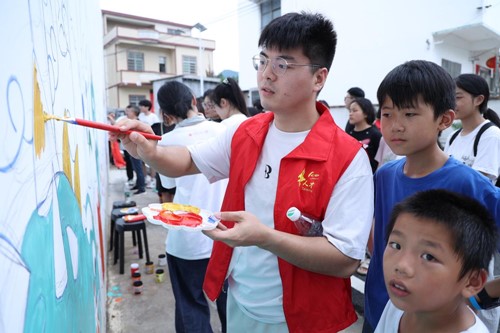 宁远：推进校院企合作 促进人才产业协同发展3_副本500.jpg