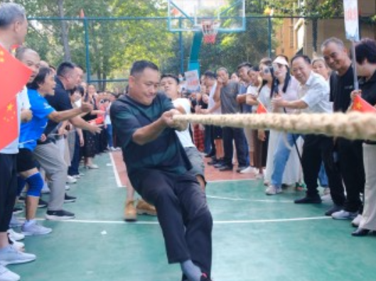 宁远县舜陵街道：举办“庆国庆·迎中秋”拔河比赛活动