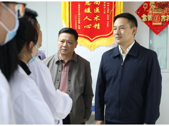 林亮亮调研卫生健康工作