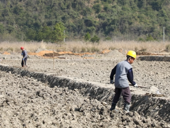 宁远：冬闲施工忙 良田筑根基