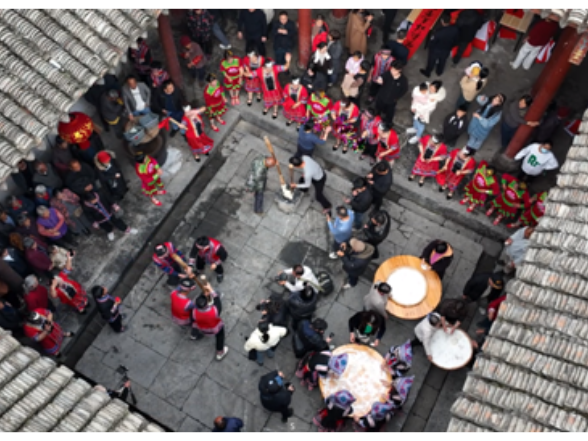 宁远：糯香四溢年味浓 古村同心打粑粑