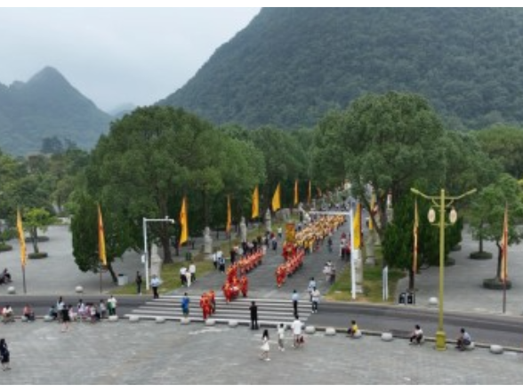 【美景不远·就在宁远】宁远：国庆首日八方游客齐聚九嶷山祭舜帝