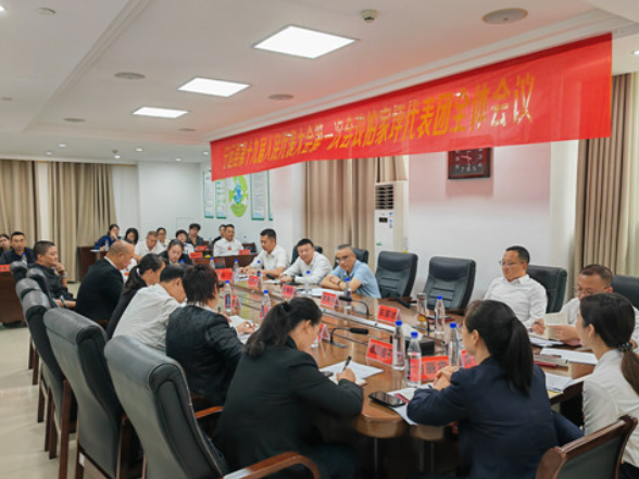 【聚焦两会】曹辉正参加柏家坪代表团讨论