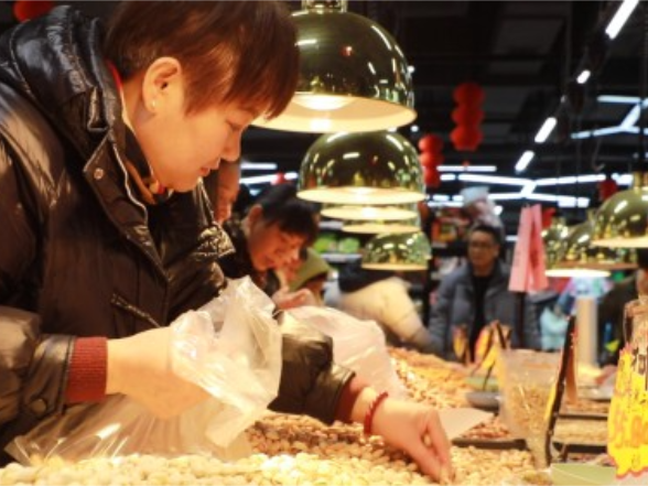 宁远大润发超市：年货充足迎新春