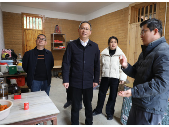 毛政走访省派驻工作队并调研乡村振兴工作
