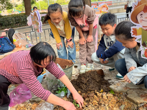 宁远县莲花小学开展劳动实践基地春季种植活动