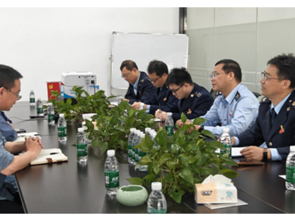 宁远税务走进锂电企业开展税收宣传月活动