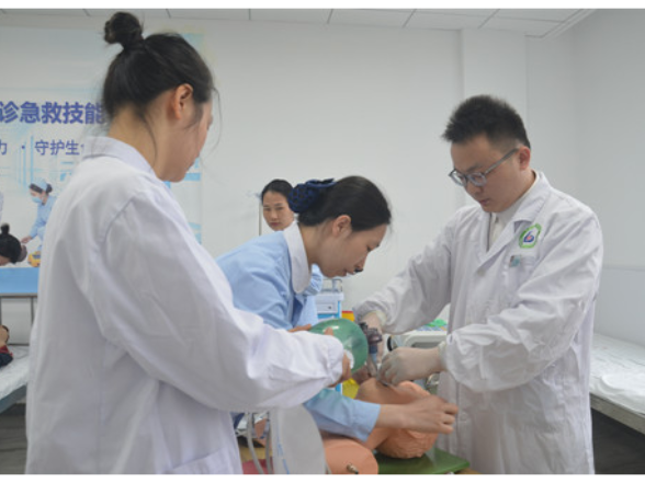 宁远县医共体总医院人民医院院区开展急诊急救技能比赛