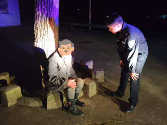 宁远民警深夜救助两名迷路“夕阳红”