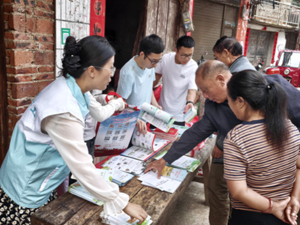 宁远县桐木漯瑶族乡：开展禁毒宣传进市场活动