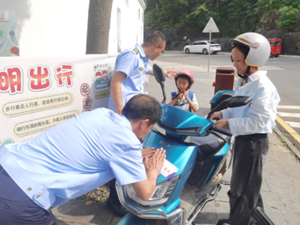 宁远县九疑瑶族乡：开展校园道路交通安全宣传活动