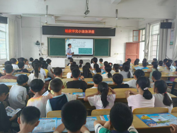 宁远县柏家坪镇：法治宣讲进校园