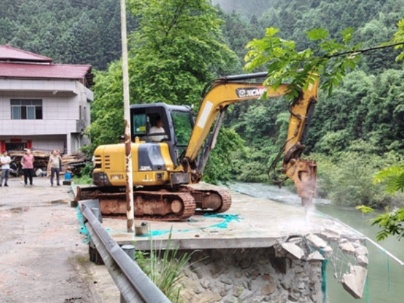 宁远：铁腕整治河道违建