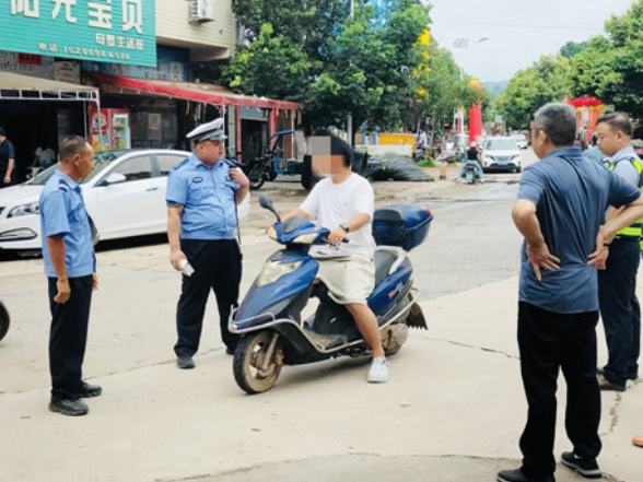 宁远县鲤溪镇：常态化执法筑牢道路交通安全线