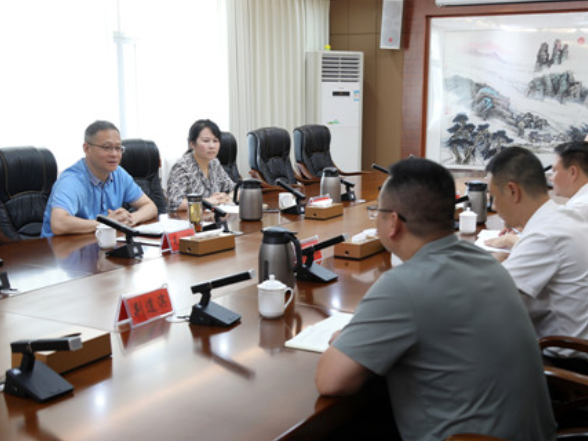 宁远：毛政会见全县荣获全省“两优一先”表彰对象