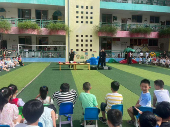 宁远公安：开展警用无人机科普互动活动