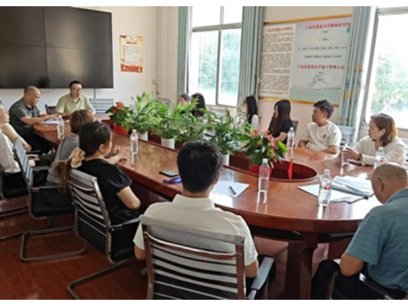 宁远县莲花小学成立新学年膳食监督家长委员会