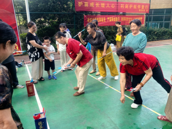 宁远县舜陵街道：银龄趣运动 欢歌迎国庆