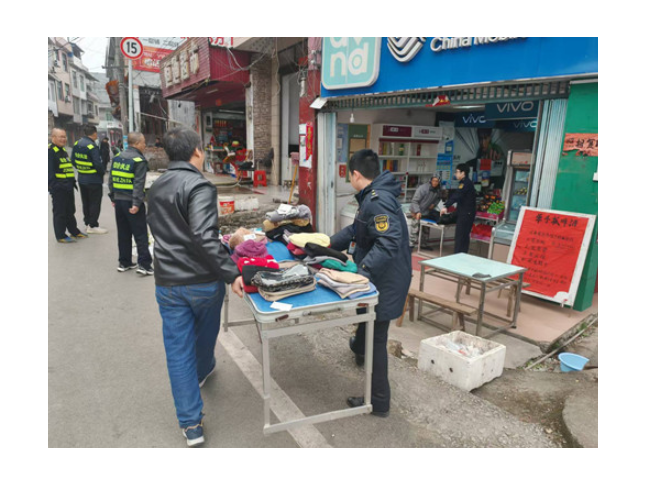 宁远县九疑瑶族乡：整治马路市场 守护“集市烟火”