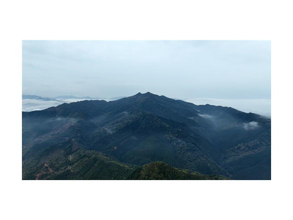 宁远：三界峰云海翻腾 山色如画醉游人